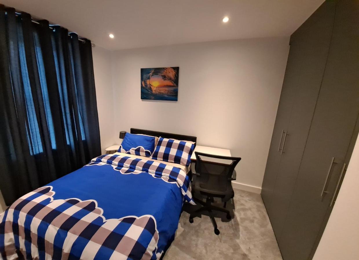 Modern Bedrooms In A House Λιντς Εξωτερικό φωτογραφία